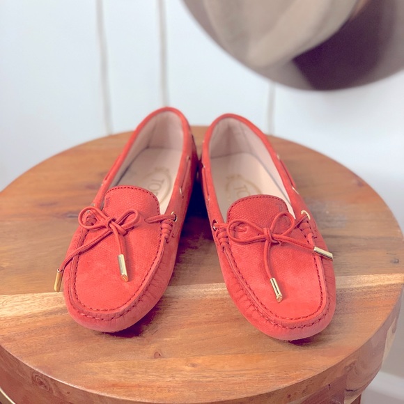 Tod’s Gommino Suede Loafers red Size 34 - Picture 2 of 8